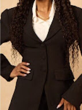 Classic Black Tailored Blazer with White Shirt Accent